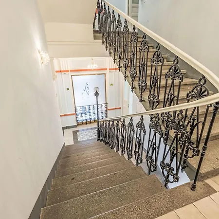 Celakovsky-3 By Interhome Appartamento